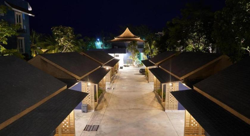 Phattrasom Villa Hua Hin Exterior photo